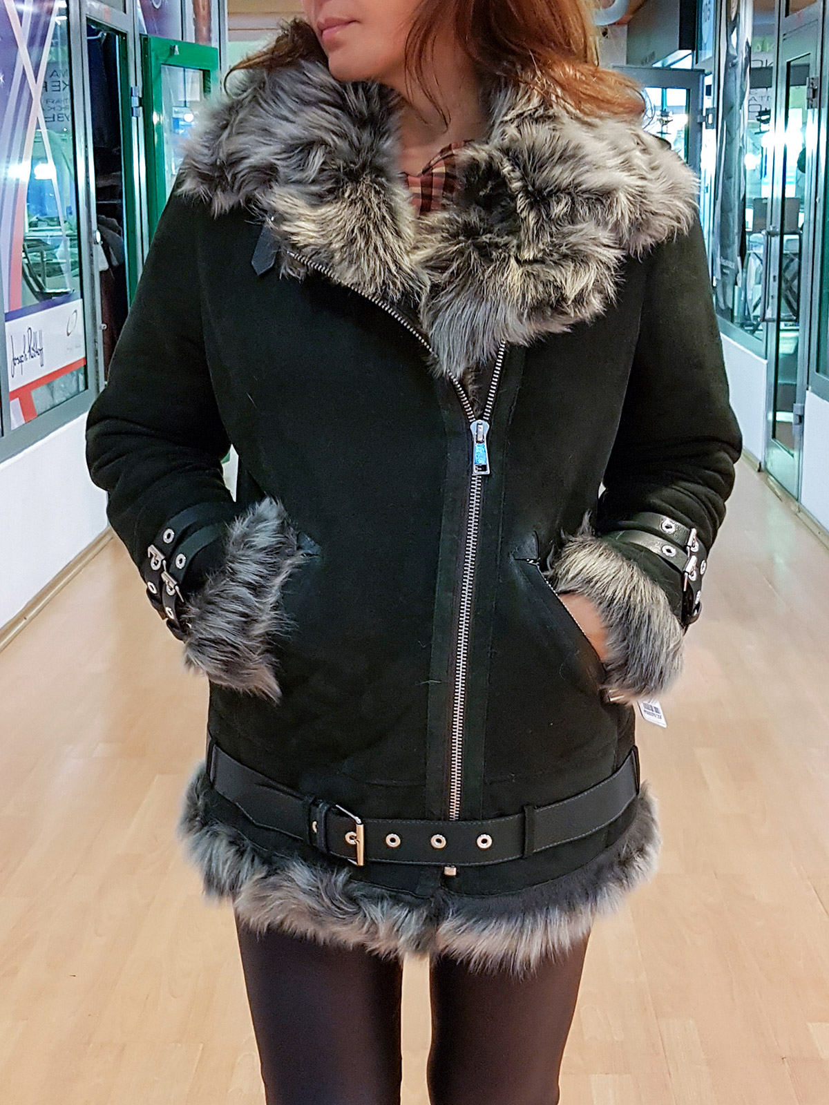 Куртка Херман кожаная с мехом волка